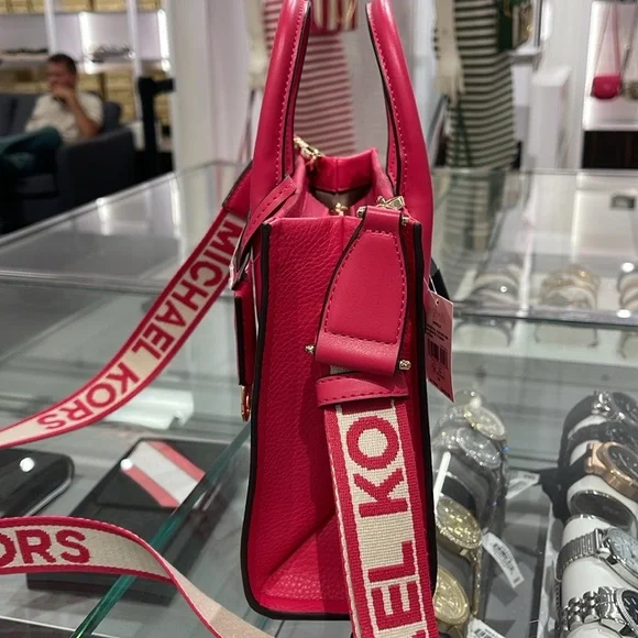 MICHAEL KORS
Mirella Small Pebbled Leather Crossbody Bag Tote
Electric Pink
NWT - Picture 15 of 16